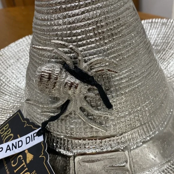 NWT.  Broomstick Blvd., witche’s hat, metal, chip and dip tray. - Picture 3 of 15